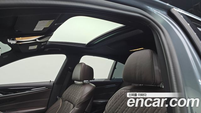 BMW 5 серии 2019 thumb 2