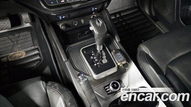 SsangYong Rexton 2019 thumb 4