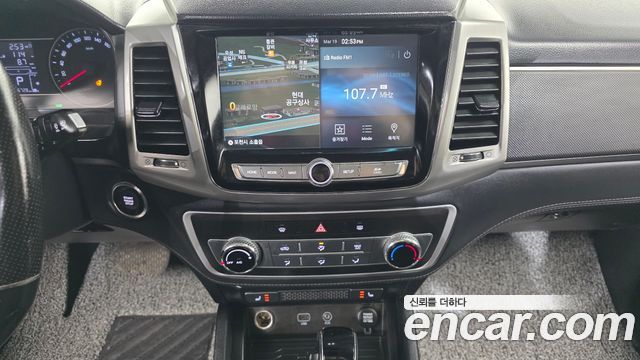 SsangYong Rexton 2019 thumb 11
