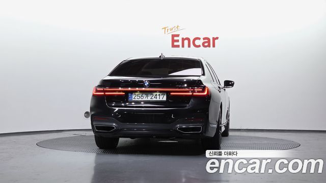 BMW 7 серии 2021 thumb 2