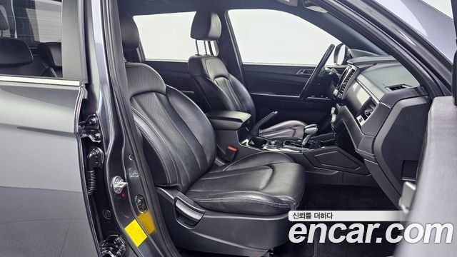 SsangYong Rexton 2019 thumb 10