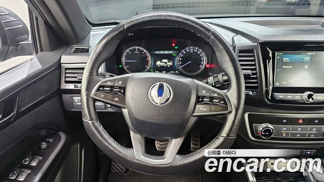SsangYong Rexton 2019 thumb 3