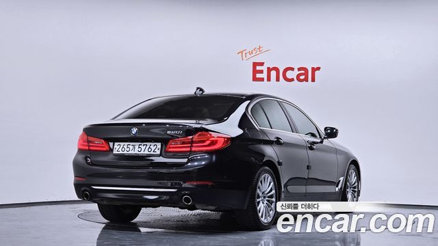 BMW 5 серии 2019 thumb 12