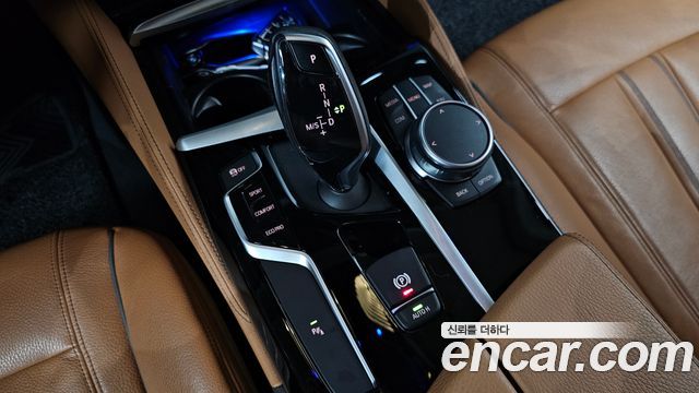 BMW 5 серии 2019 thumb 6