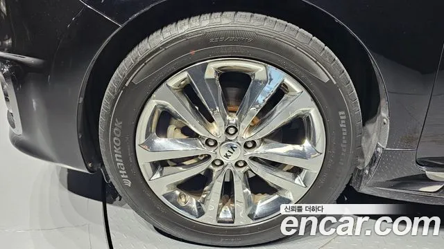 Kia Carnival 2015 thumb 5