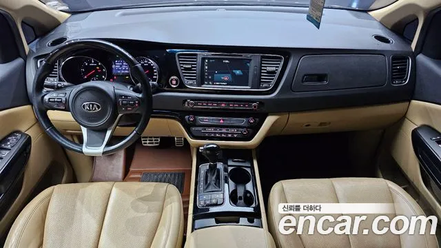 Kia Carnival 2015 thumb 7