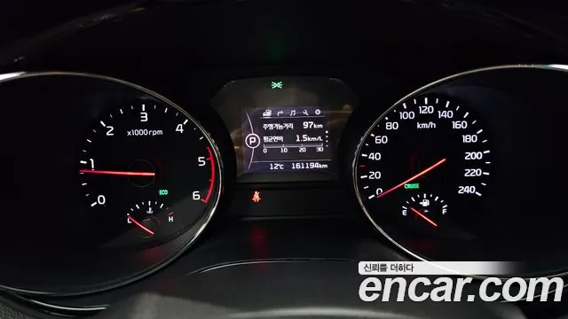 Kia Carnival 2015 thumb 8