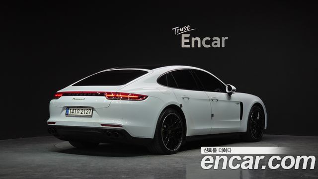 Porsche Panamera 2020 thumb 3