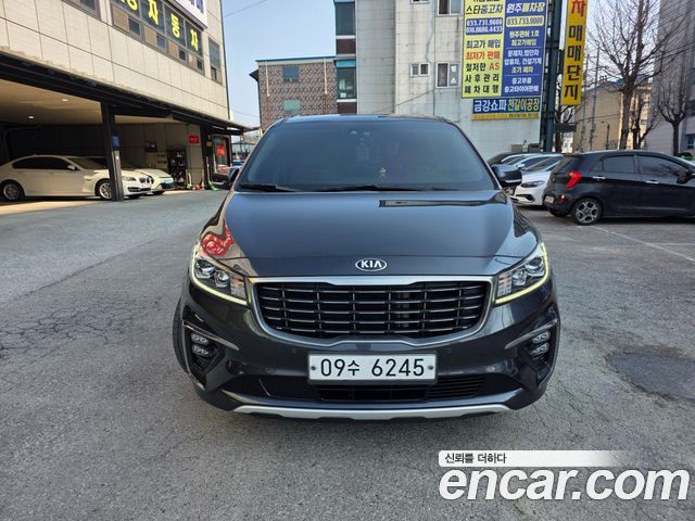 Kia Carnival 2019 thumb 3