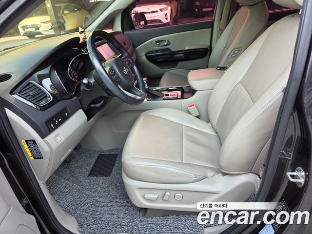 Kia Carnival 2019 thumb 10