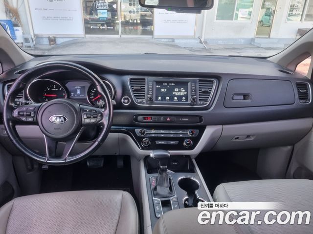 Kia Carnival 2019 thumb 8