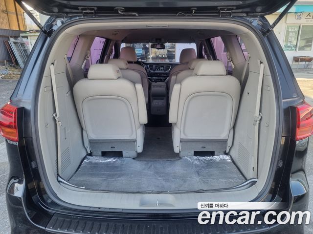 Kia Carnival 2019 thumb 10