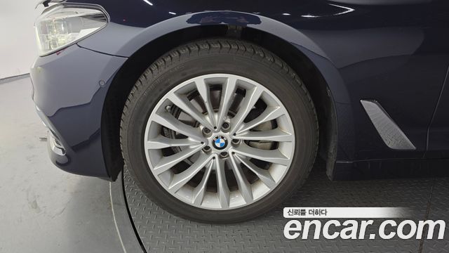 BMW 5 серии 2020 thumb 12