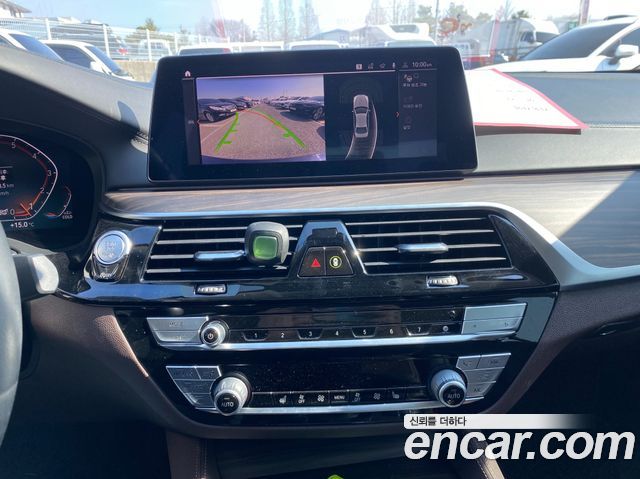 BMW 5 серии 2020 thumb 12