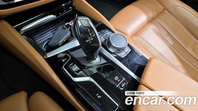 BMW 5 серии 2021 thumb 2