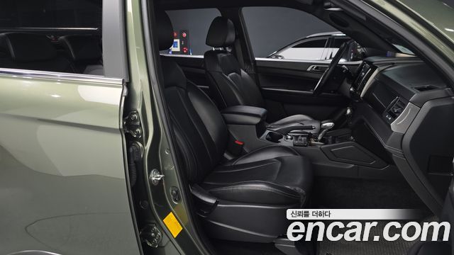 SsangYong Rexton 2023 thumb 11