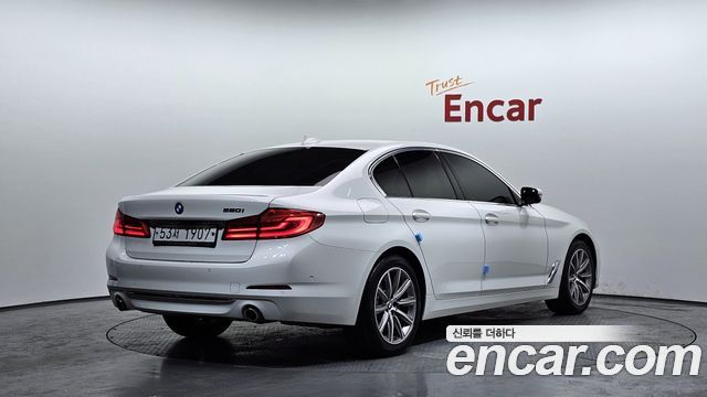 BMW 5 серии 2019 thumb 3