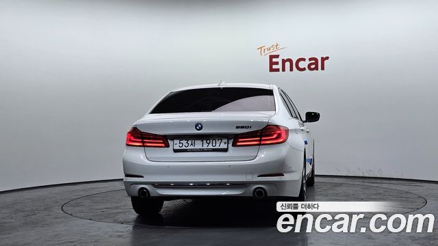 BMW 5 серии 2019 thumb 5