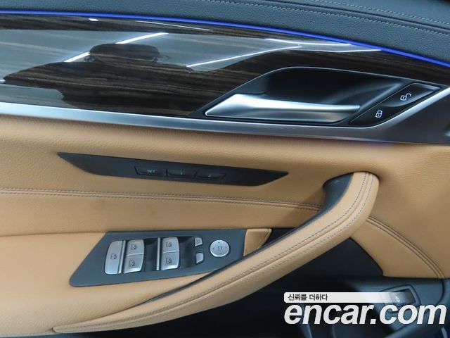 BMW 5 серии 2021 thumb 2
