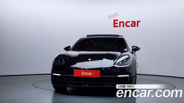 Porsche Panamera 2019 thumb 4
