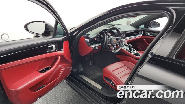 Porsche Panamera 2019 thumb 3