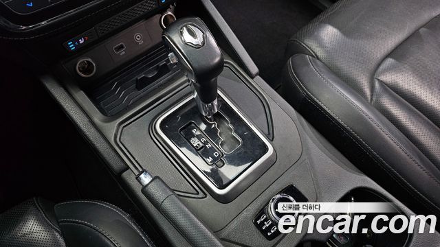 SsangYong Rexton 2019 thumb 10