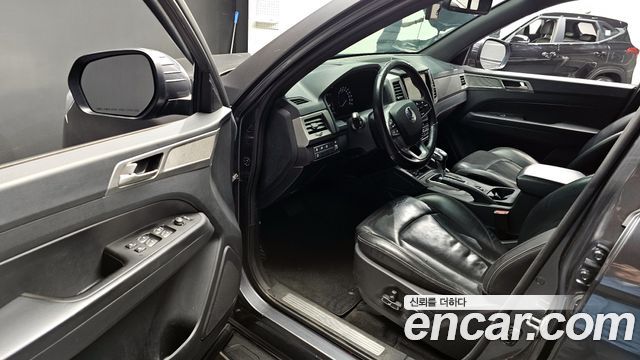 SsangYong Rexton 2019 thumb 11