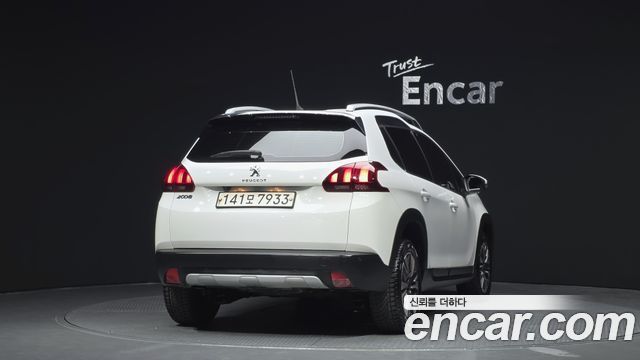 Peugeot 2008 2019 thumb 2