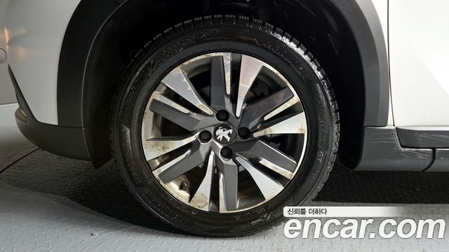 Peugeot 2008 2019 thumb 11