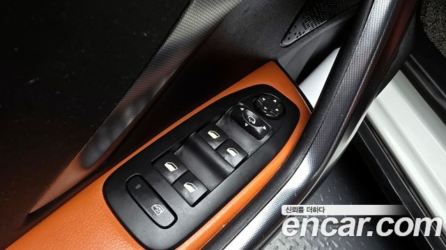 Peugeot 2008 2019 thumb 12