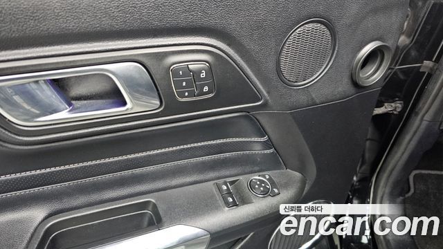 Ford Mustang Mach-E 2019 thumb 12