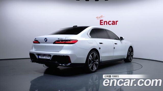 BMW 7 серии 2023 thumb 3