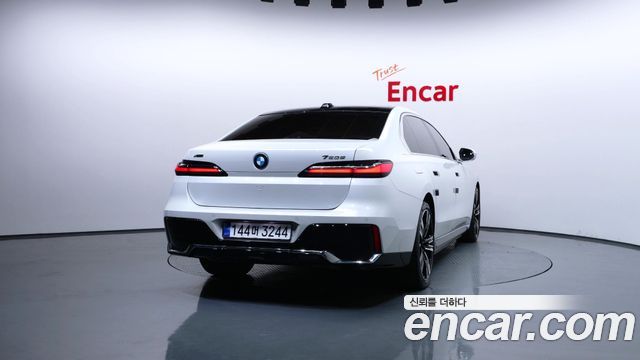 BMW 7 серии 2023 thumb 5