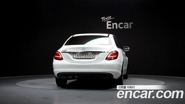 Mercedes-Benz C-Class 2019 thumb 5