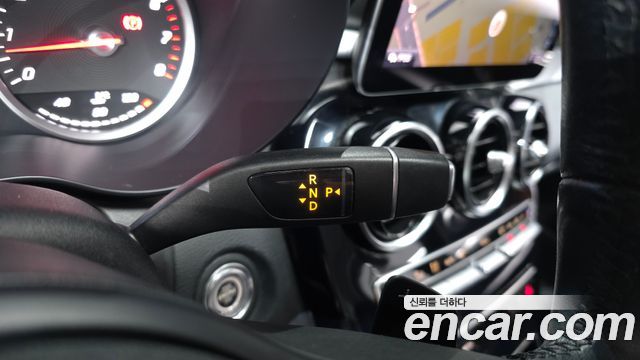 Mercedes-Benz C-Class 2019 thumb 9