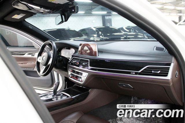 BMW 7 серии 2020 thumb 11