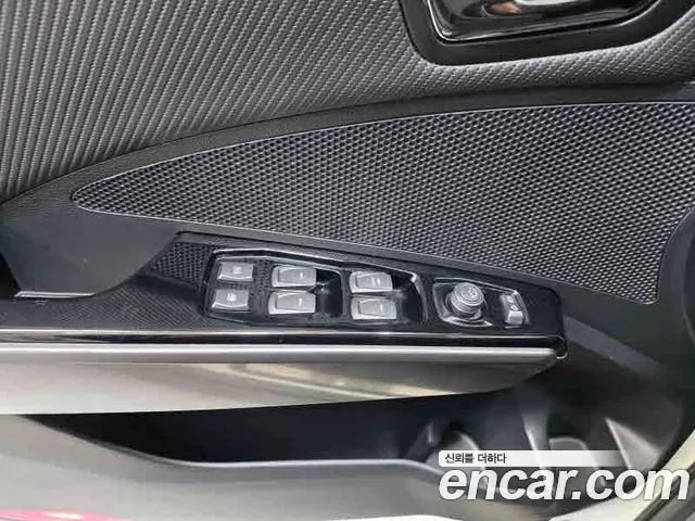 SsangYong Tivoli 2019 thumb 12