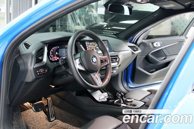 BMW 1 серии 2023 thumb 9