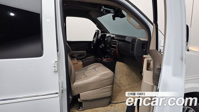 GMC Savana 2020 thumb 12