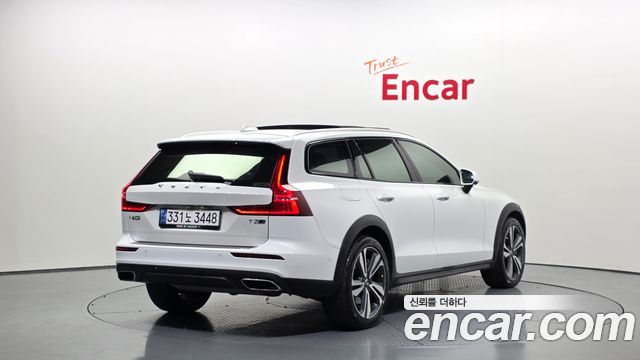 Volvo V60 2019 thumb 3