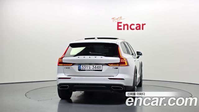 Volvo V60 2019 thumb 5