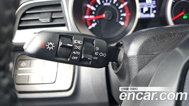 SsangYong Tivoli 2019 thumb 11