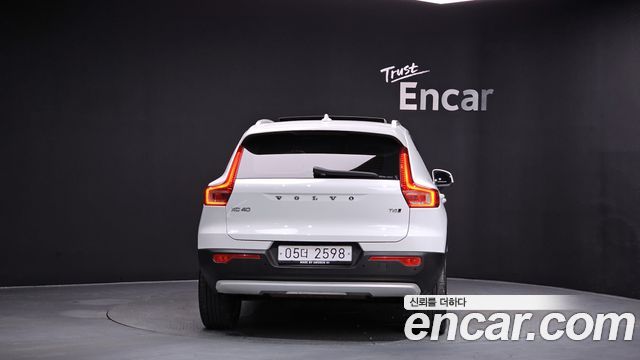 Volvo XC40 2019 thumb 5