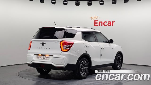 SsangYong Tivoli 2021 thumb 3