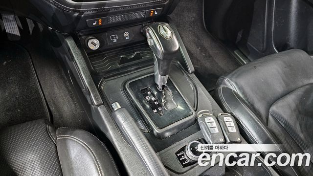 SsangYong Rexton 2021 thumb 10