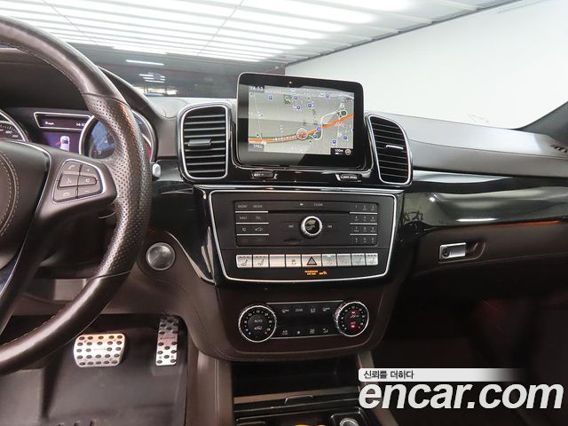 Mercedes-Benz GLS 2019 thumb 11