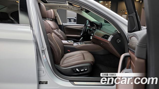 BMW 5 серии 2020 thumb 11
