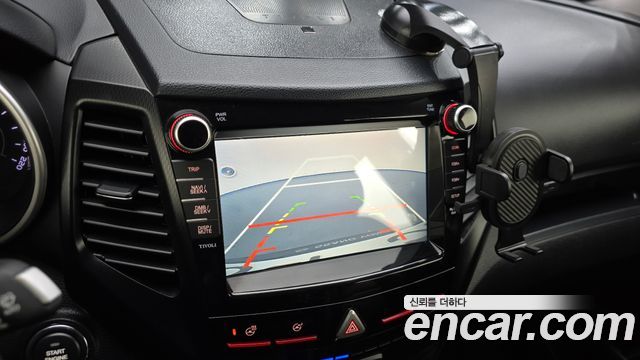 SsangYong Tivoli 2019 thumb 11