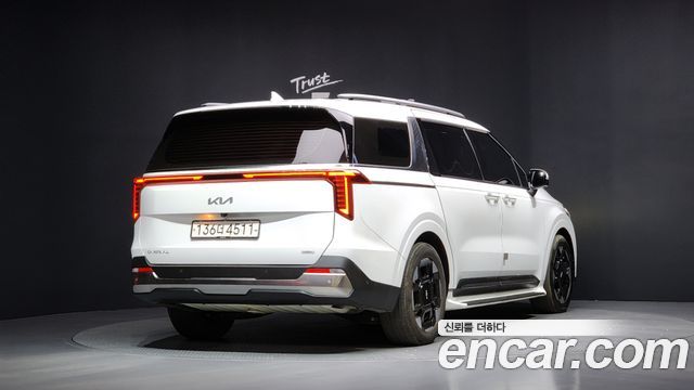 Kia Carnival 2024 thumb 2