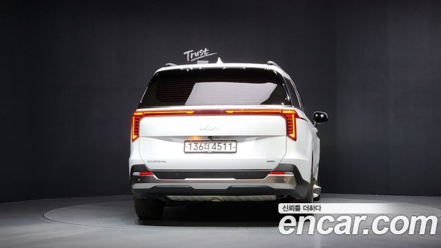 Kia Carnival 2024 thumb 4